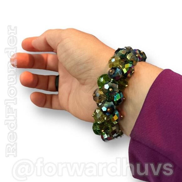 Aurora Borealis Plastic Bead Stretch Bracelet - Picture 3 of 9
